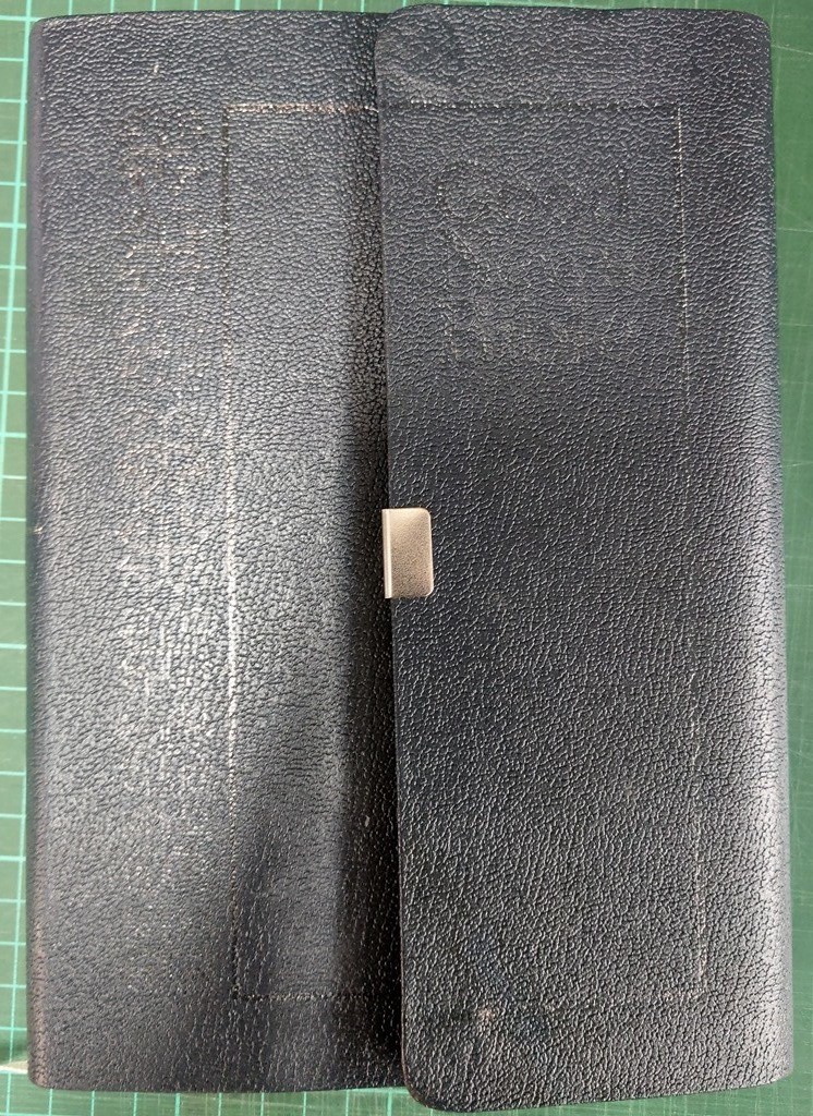 (書況較舊)英文聖經/TEV057PFL/現代英文金邊皮面鈕扣